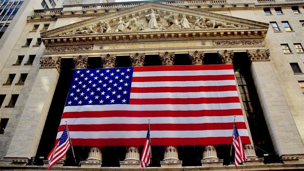 Photo of New York Stock Exchange as a symbol from company registration to IPO